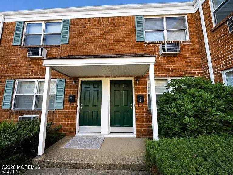 728 Greens Ave #17 — Photo 2