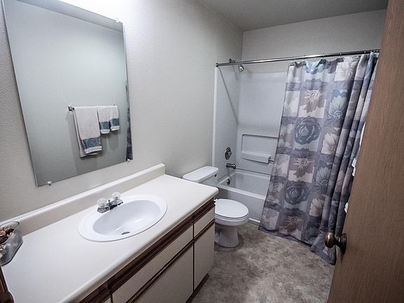 4th image of 709 Baffin Ct
