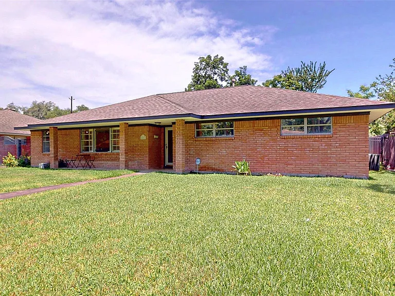 4826 Waynesboro Dr — Photo 24