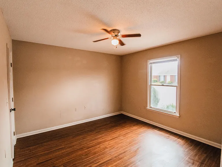 140 Lanier Dr #27-1 — Photo 3