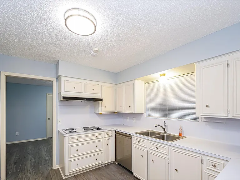 2306 Wallingford Dr — Photo 9