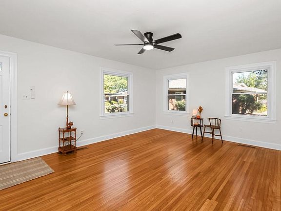 5th image of 2231 Saint James Ct