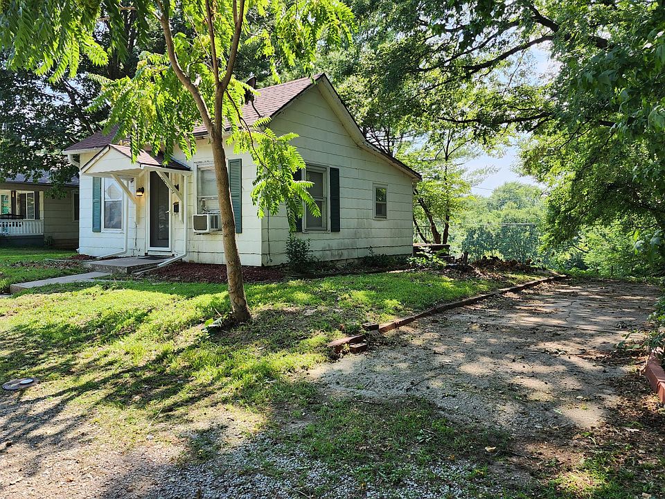 2nd image of 2512 N 22nd St