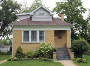 304 S Adams St, Westmont, IL 60559