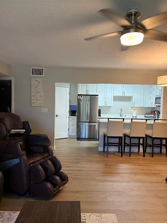 2 bed, 2.0 bath, 1038 sqft, $1,888 — Photo 3