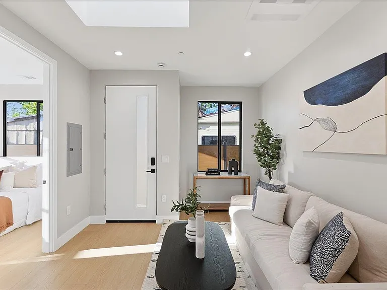 453 Arleta Ave #A — Photo 10