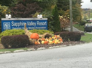 74 Hampton Glen Ln #A, Sapphire, NC 28774