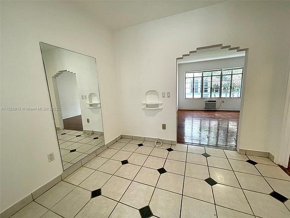 5th image of 1134 Pennsylvania Ave APT 6