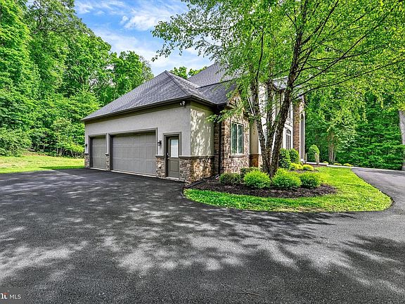 4th image of 11702 Huntsworth Ln