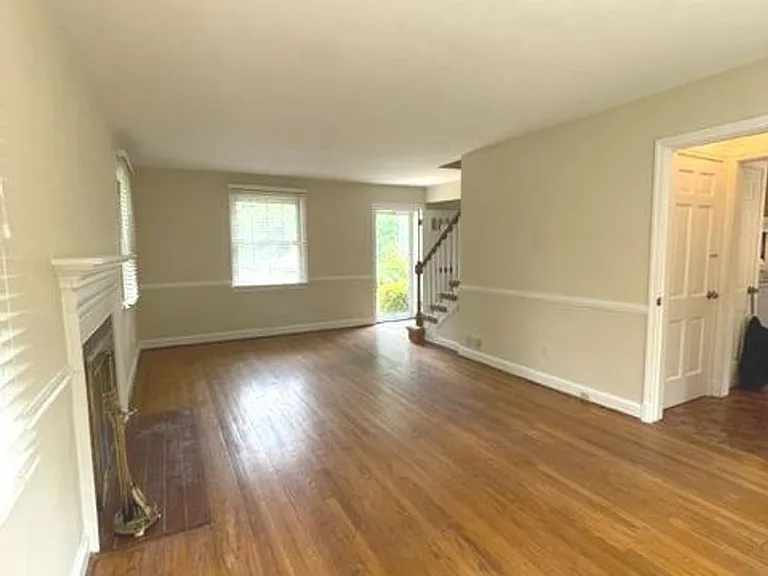 4408 Glenridge St — Photo 23