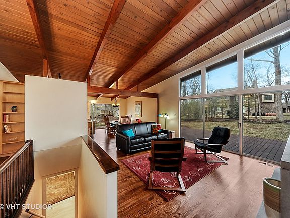 2nd image of 22 Oxford Dr