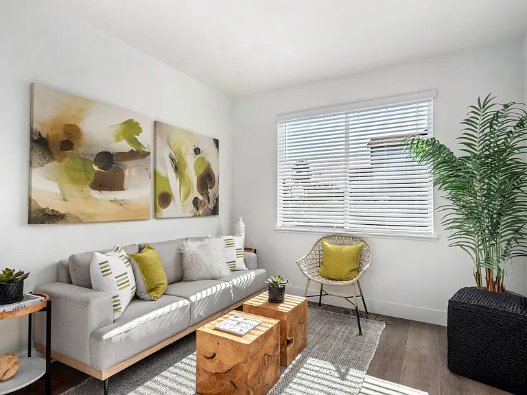 Colgan Creek Townhomes — Photo 5