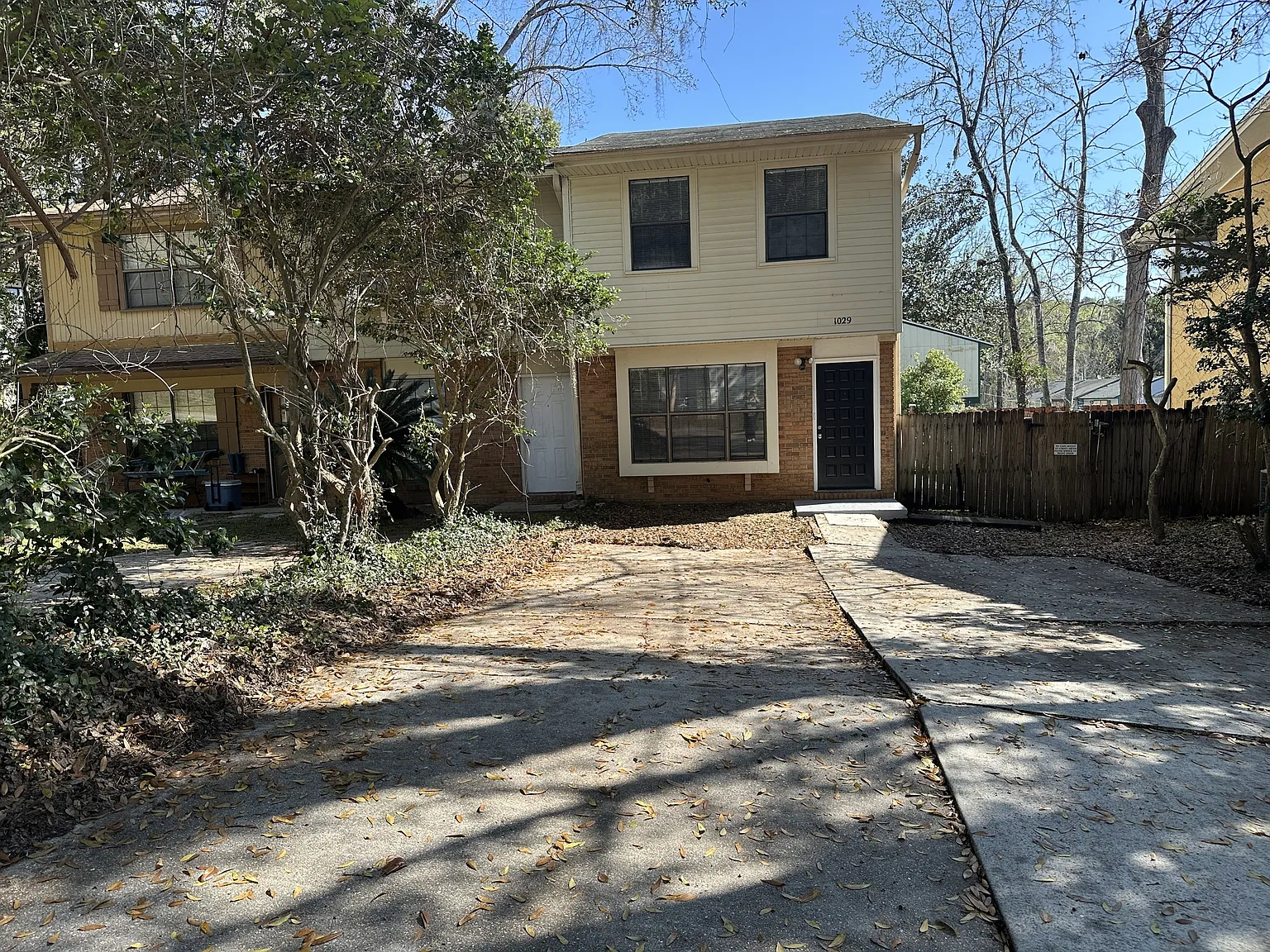1029 Sutor Rd - 1029 — Photo 3