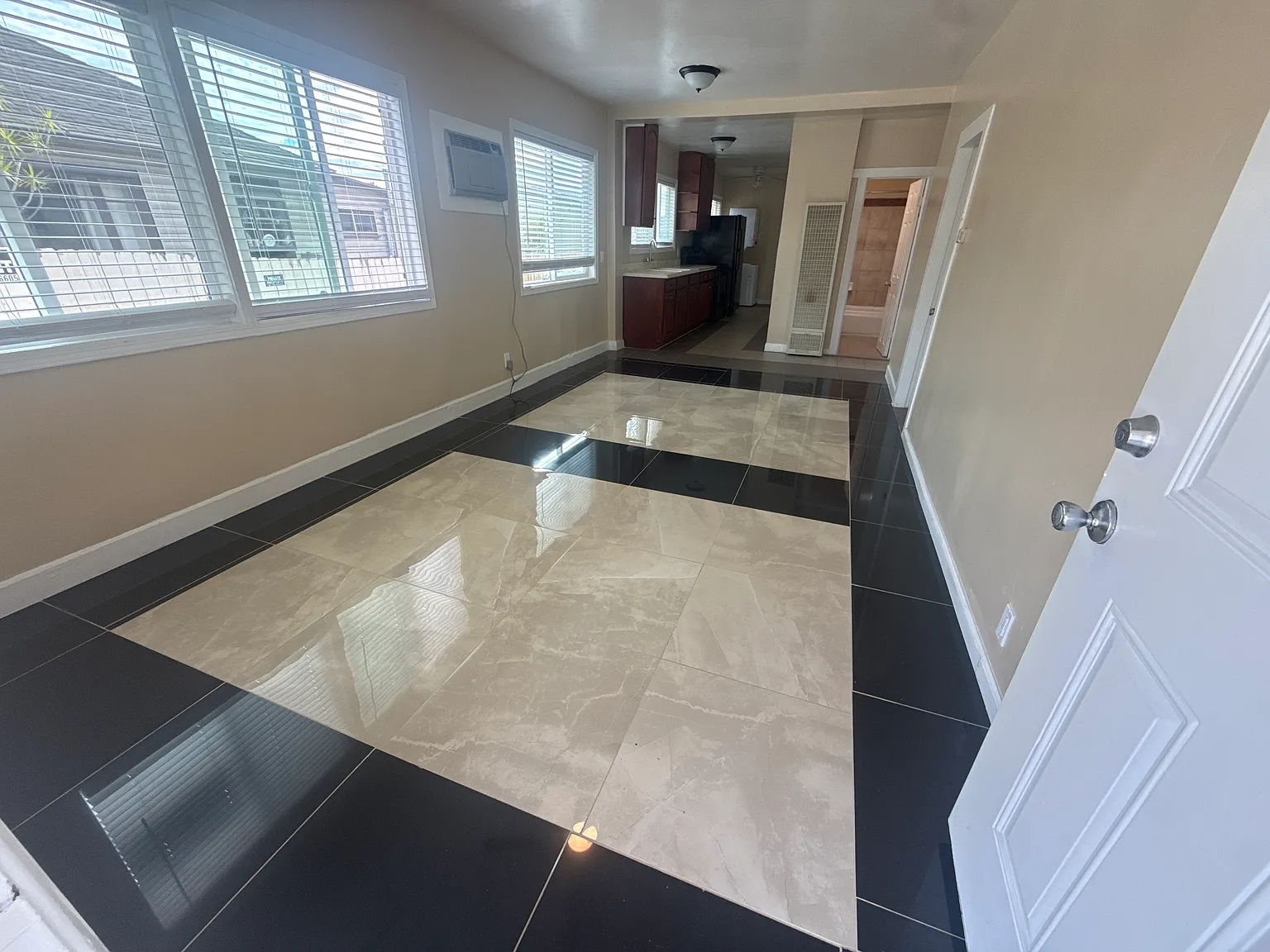3 bed, $3,795 — Photo 4