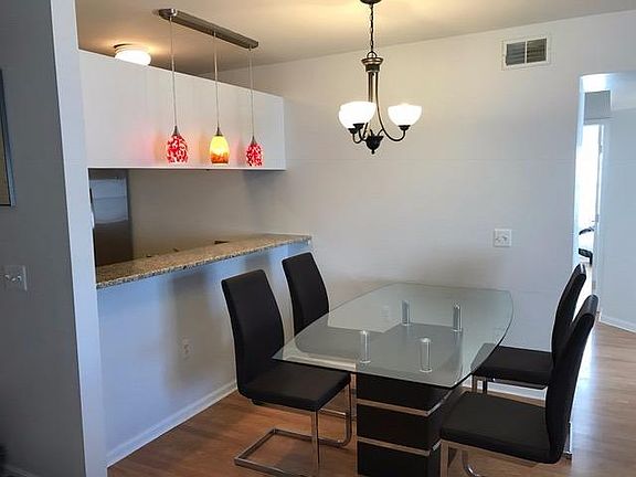 5th image of 2648 S Knightsbridge Cir