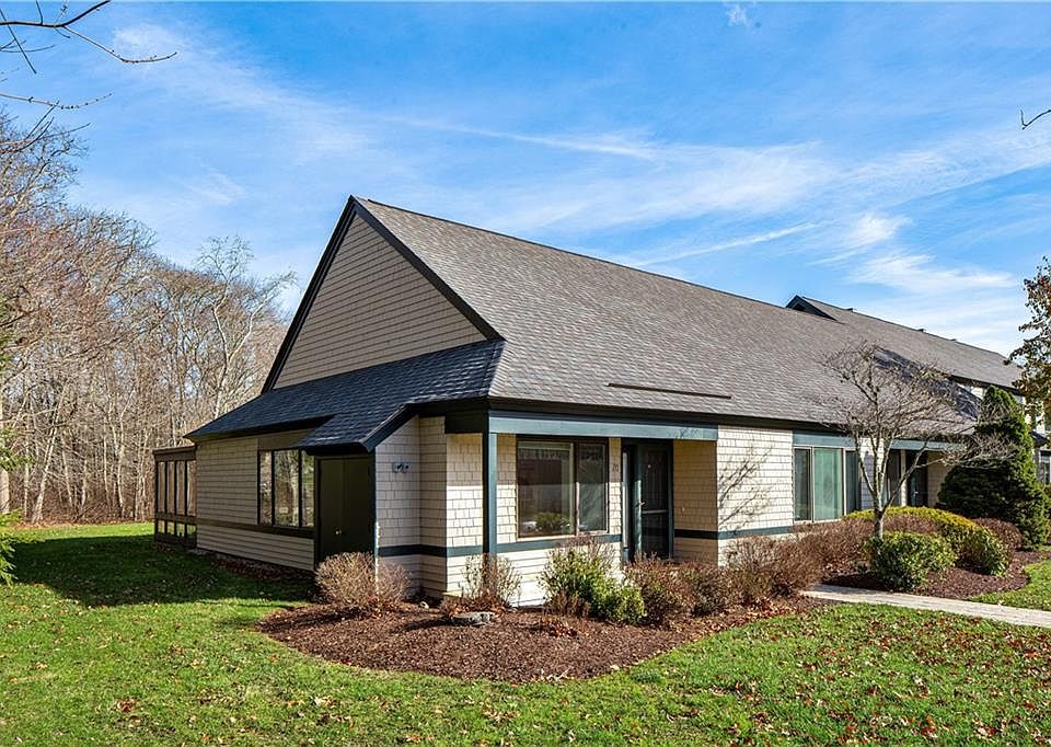 1st image of 20 Vanderbilt Dr