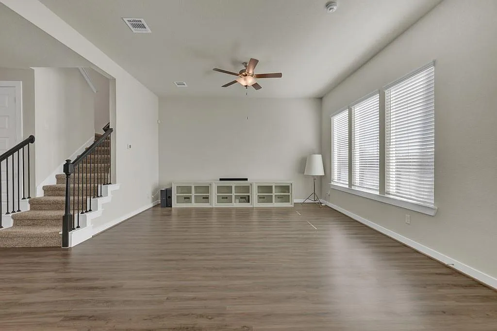 4 bed, 3.0 bath, 2280 sqft, $2,800 — Photo 4