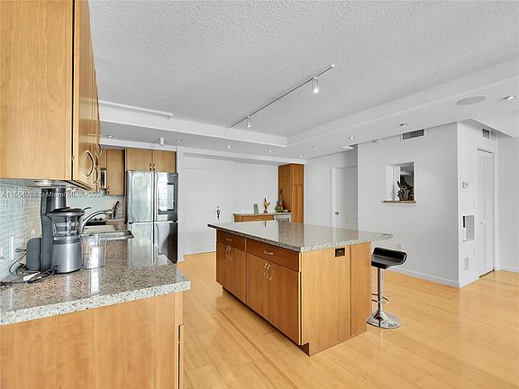 5th image of 2000 N Bayshore Dr APT 305