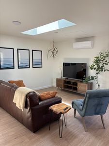 (Undisclosed Address), Encinitas, CA, 92024