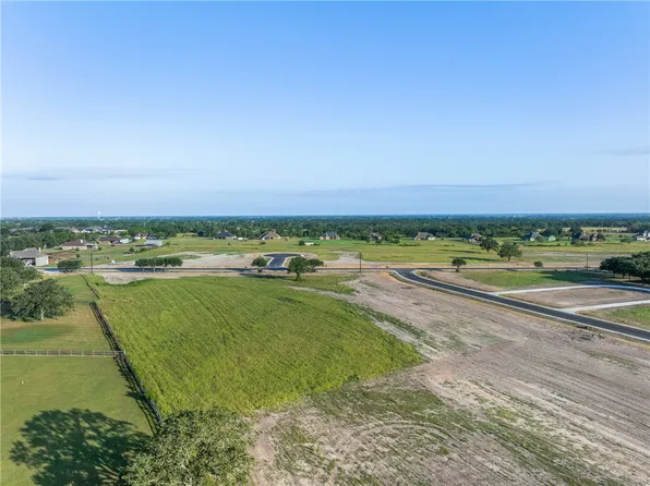 6788 Ellehue Ln, Bryan, TX 77808