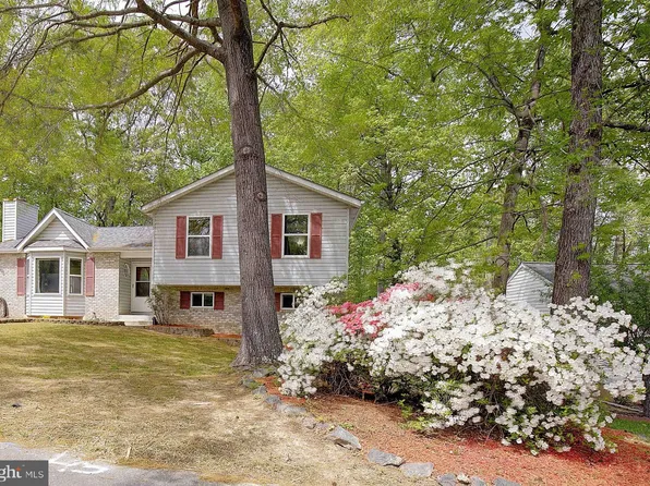 778 Lazy River Rd, Lusby, MD 20657