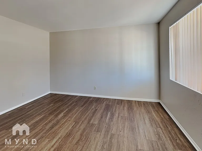 3117 W Aster Dr — Photo 4