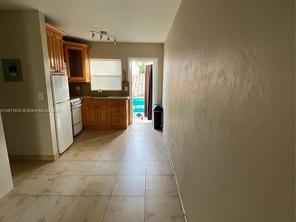 3rd image of 1607 Michigan Ave APT 7