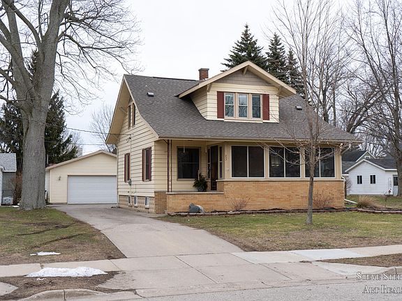 3rd image of 711 E Lincoln Ave