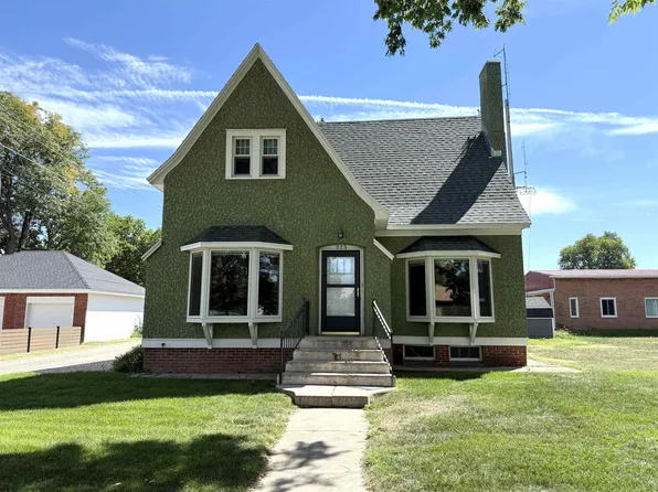 225 W 9th St, Imperial, NE 69033