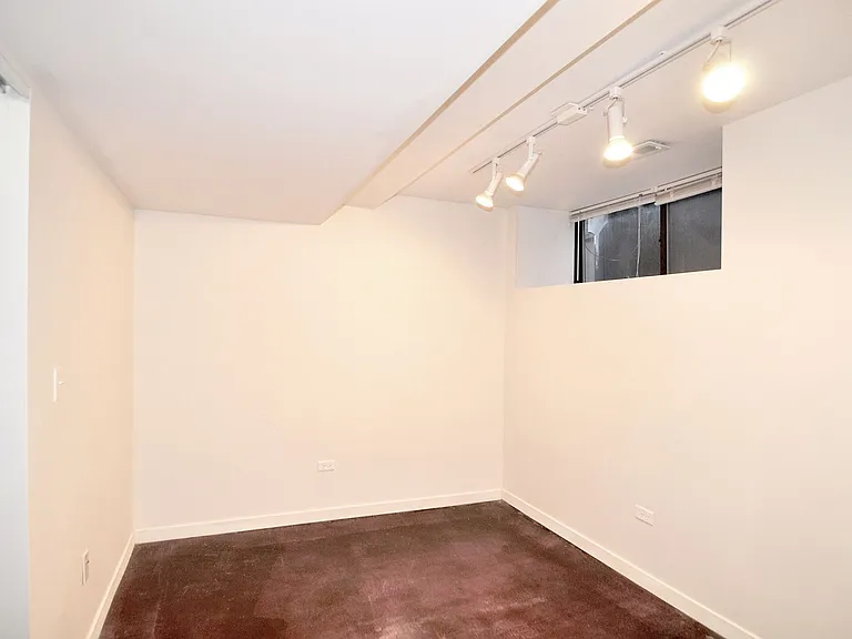 649 N Wolcott Ave #1S — Photo 6