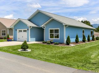 338 Riverwalk Cir, Hayesville, NC 28904