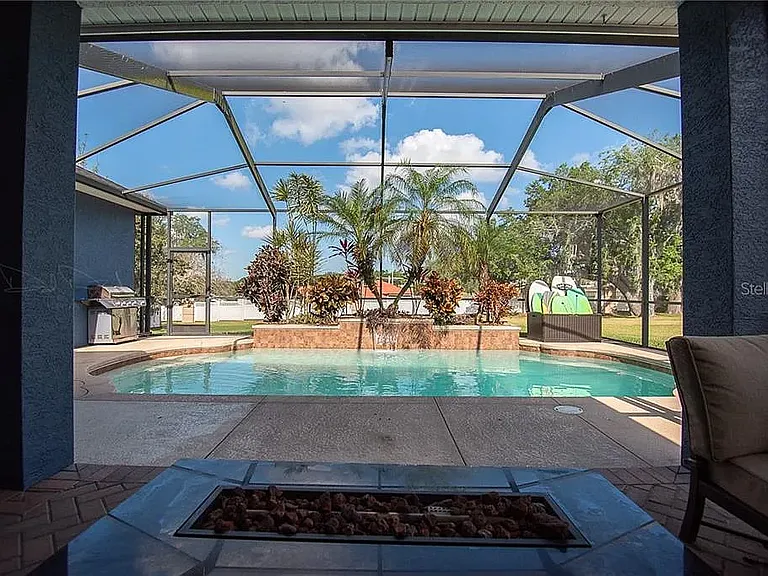 6237 Ashley Dr — Photo 4