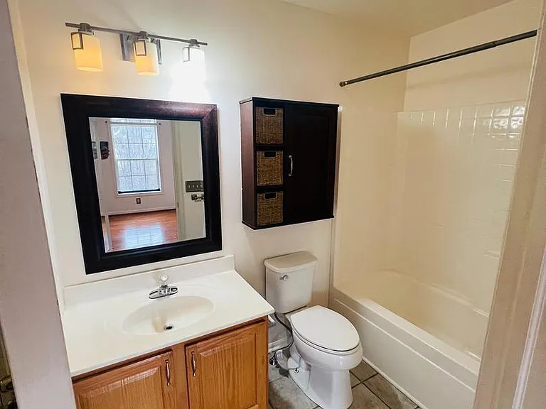2528 Interstate Dr — Photo 6