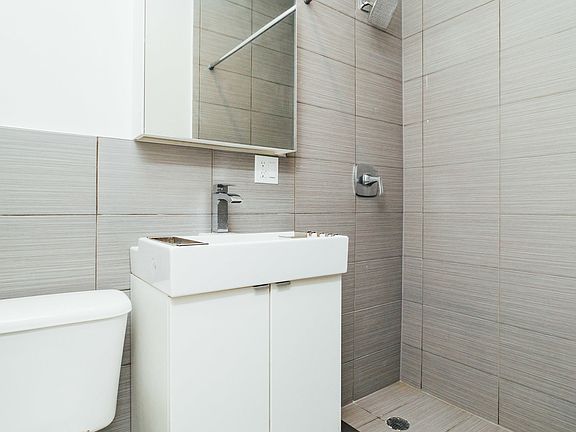 5th image of 232 Stanhope St #1