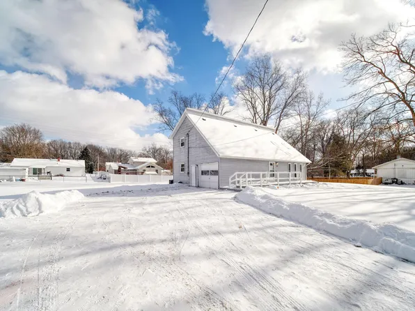 3357 Robinson Rd, Jackson, MI 49203