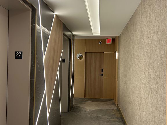 5th image of 21 Carlton St #2704