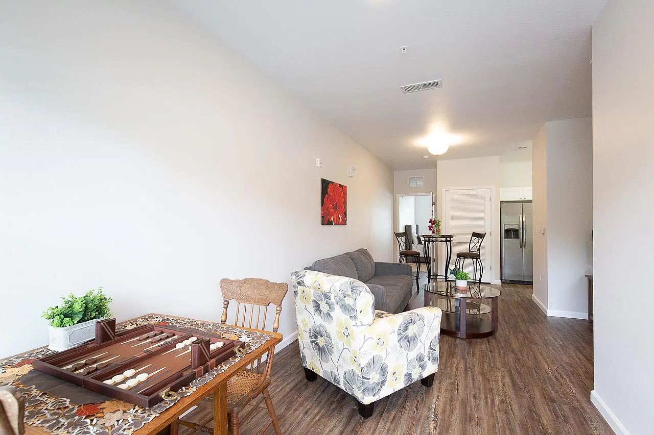 2 bed, 2.0 bath, 750 sqft, $1,395 — Photo 4