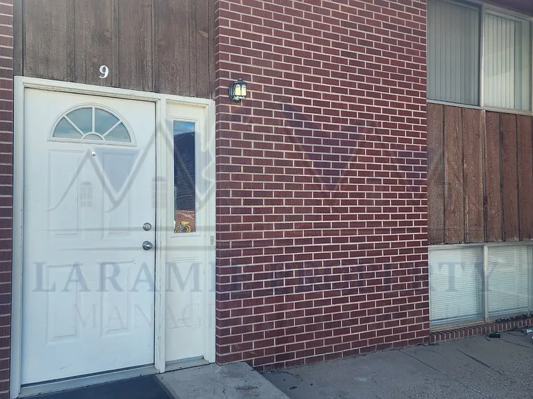 708 Downey St #9 — Photo 3