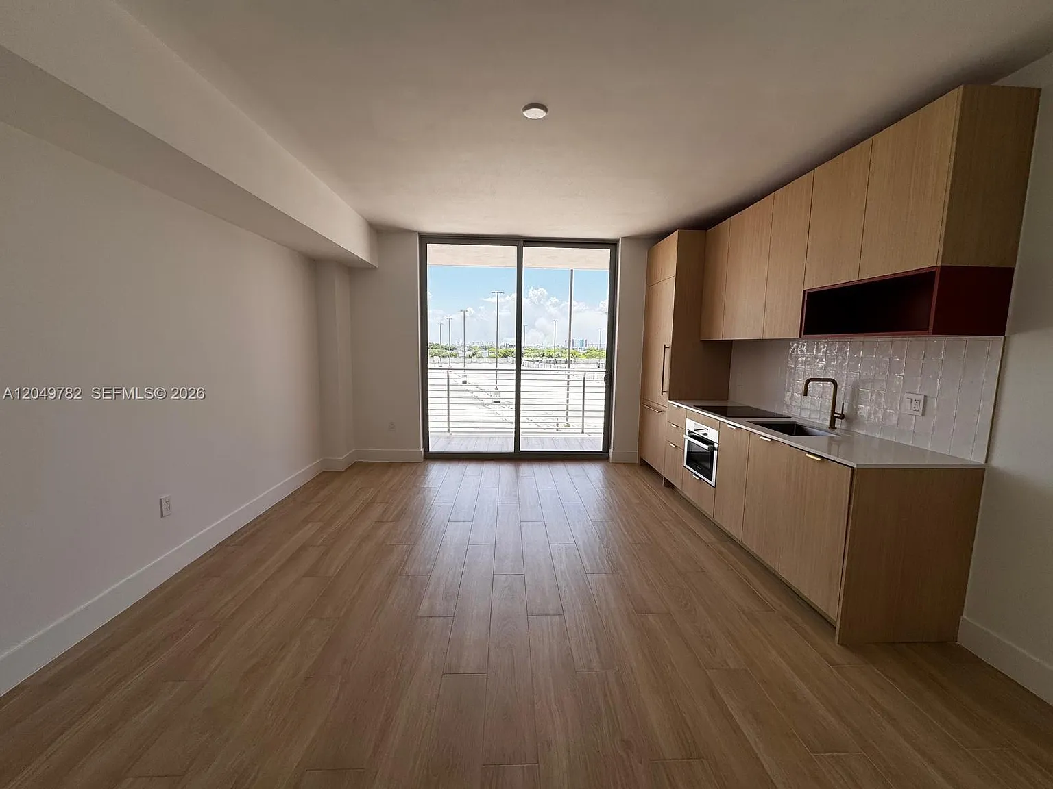Studio, 1.0 bath, 569 sqft, $2,600 — Photo 4