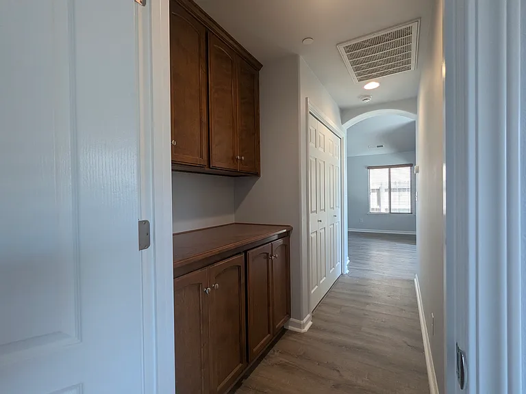 286 Santa Barbara Ave — Photo 20