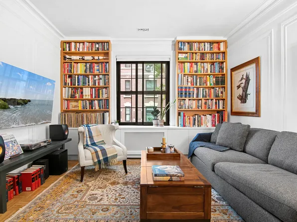 205 Hicks Street 2B image 2 of 7