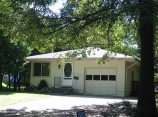 611 Denmark St, Burlington, IA 52601