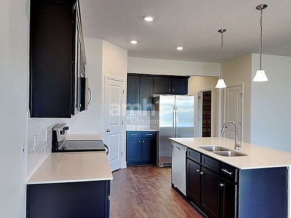 3rd image of 1298 Sky Lakes Dr