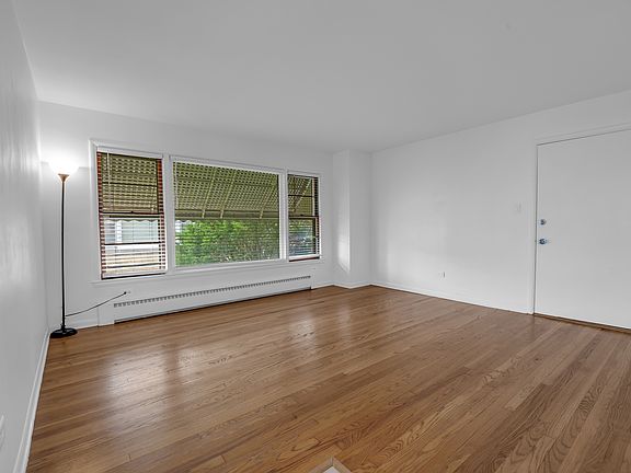 4th image of 2743 N 72nd Ct 1E