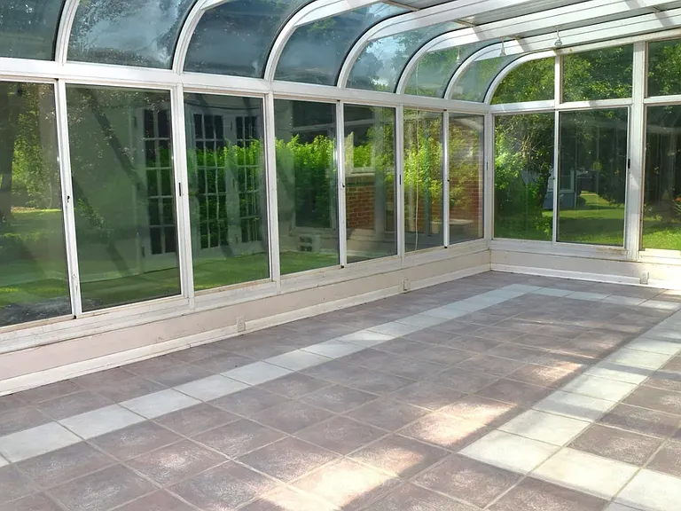 2387 Huron Hill Dr — Photo 3
