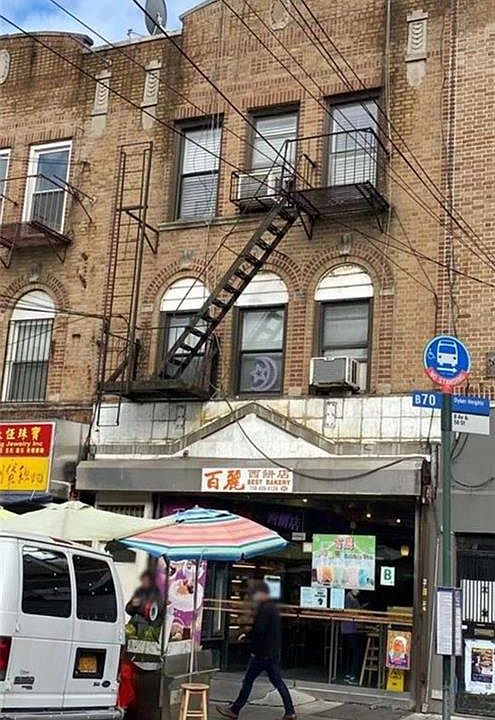 2nd image of 5812 8th Ave