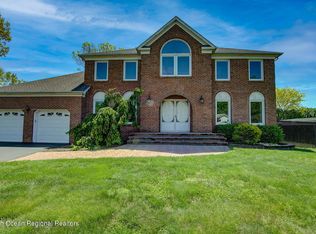 51 Templar Rd, Manalapan, NJ 07726