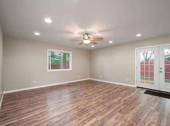 2nd image of 117 Cypress Dr