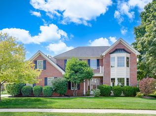 27W277 Waterford Dr, Winfield, IL 60190