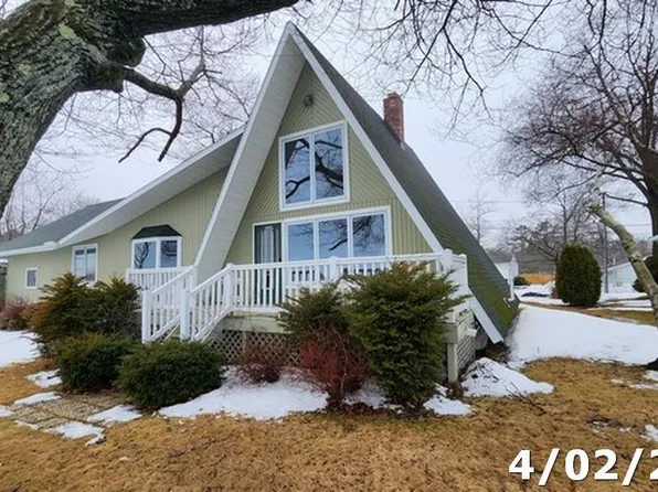 1170 Forest St, East Tawas, MI 48730